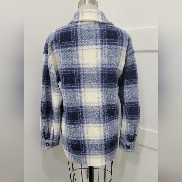 Abercrombie and Fitch A&F Blue Plaid Soft Sherpa Shacket Jacket Coat Size S - Picture 3 of 9